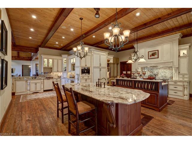 360 Club Drive, Sapphire, NC 28774