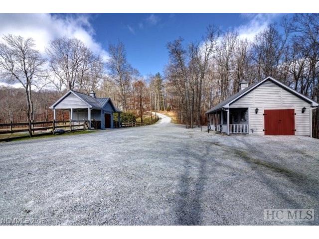 124 Maidenhaire Lane, Sapphire, NC 28774