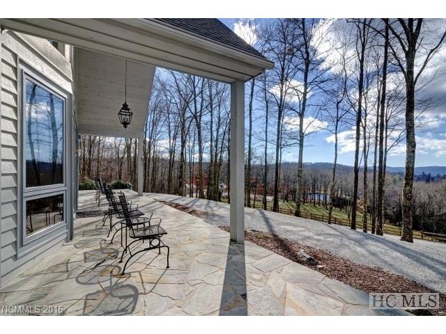 124 Maidenhaire Lane, Sapphire, NC 28774