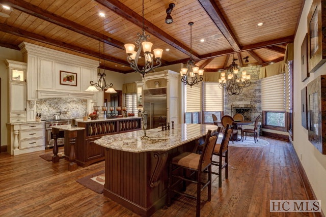 360 Club Drive, Sapphire, NC 28774