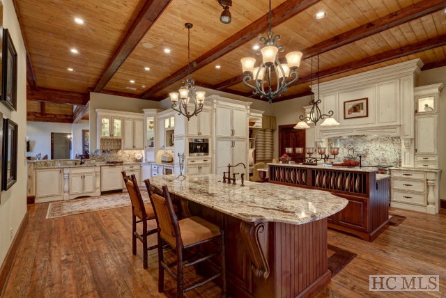 360 Club Drive, Sapphire, NC 28774