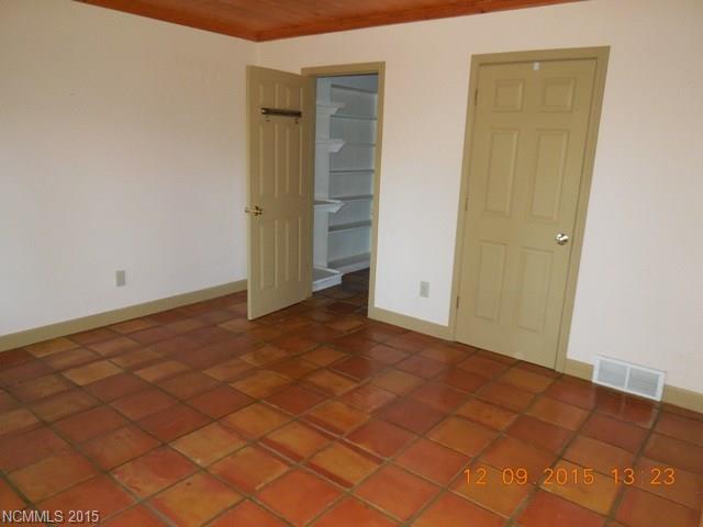 2484 Upper Whitewater Road, Sapphire, NC 28774