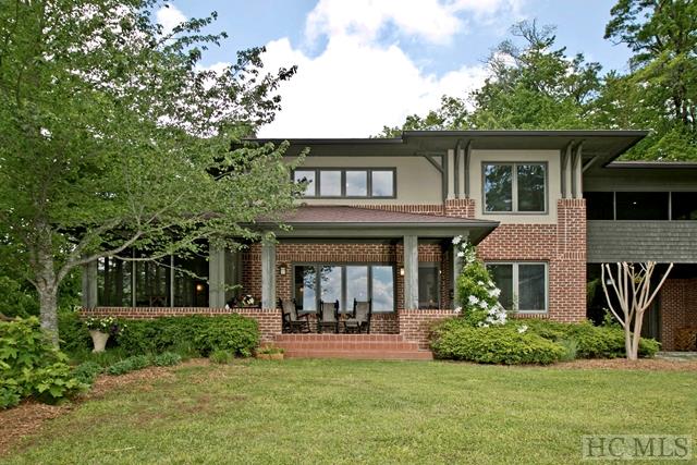 712 Lost Valley Road, Scaly Mountain, NC 28775