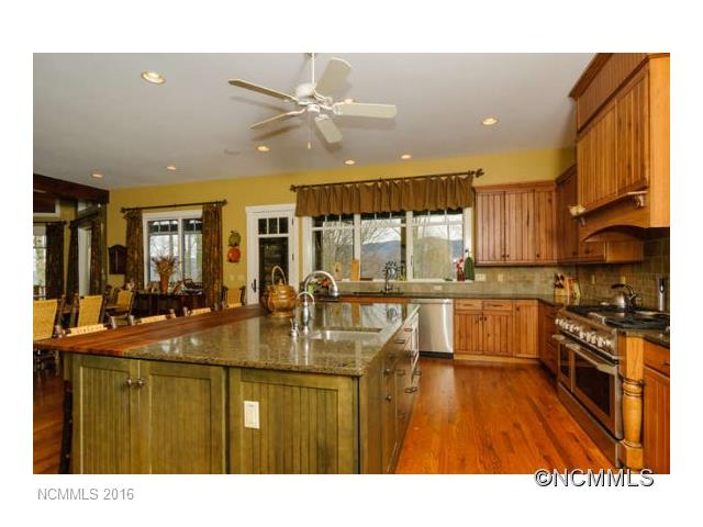 696 Boar Ridge Road, Sylva, NC 28779