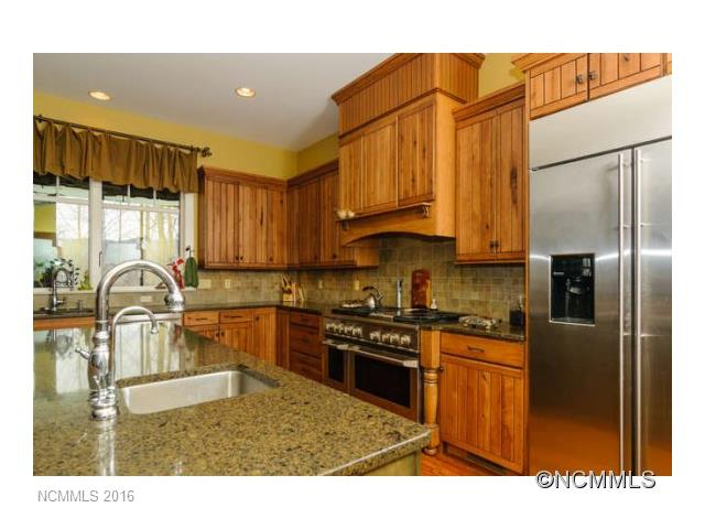 696 Boar Ridge Road, Sylva, NC 28779