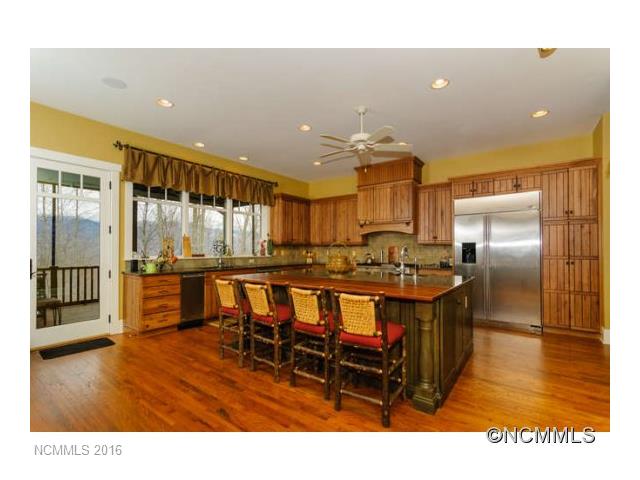 696 Boar Ridge Road, Sylva, NC 28779
