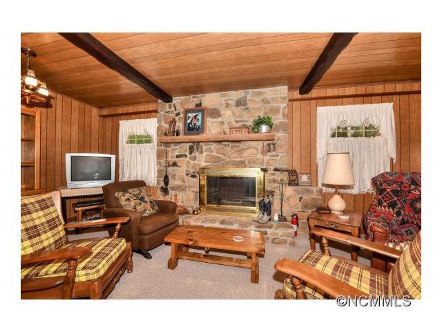75 Mountain View Road, Sylva, NC 28779
