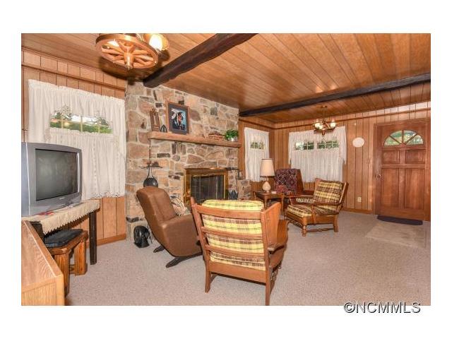 75 Mountain View Road, Sylva, NC 28779