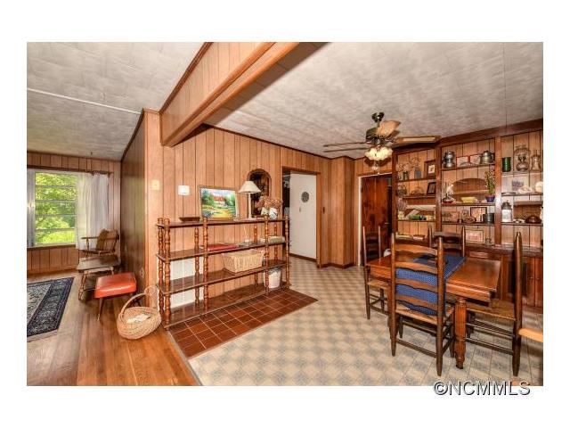 75 Mountain View Road, Sylva, NC 28779