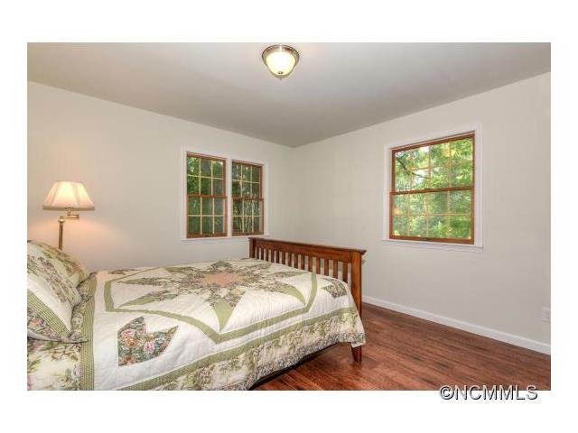 75 Mountain View Road, Sylva, NC 28779