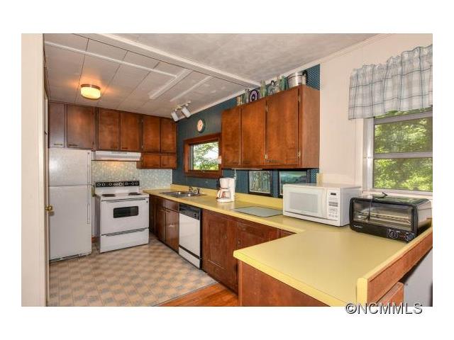 75 Mountain View Road, Sylva, NC 28779