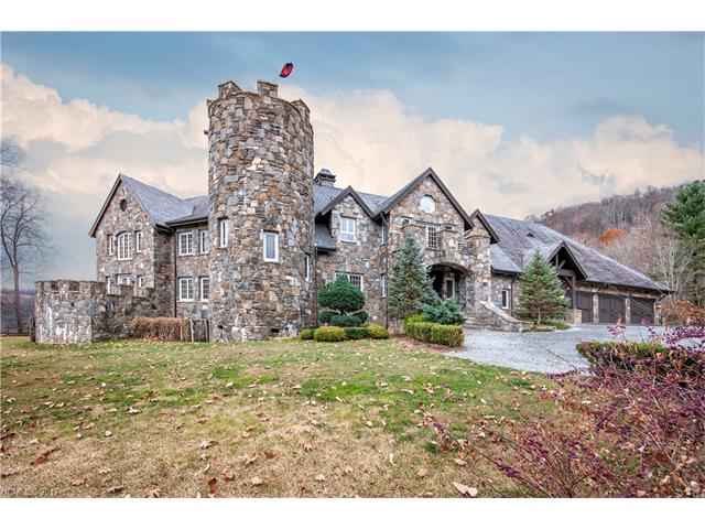 77 Castle Ridge Road, Tuckasegee, NC 28783