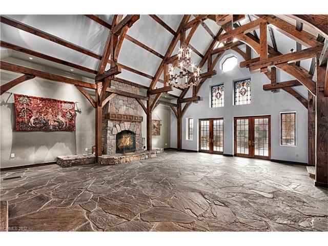 77 Castle Ridge Road, Tuckasegee, NC 28783