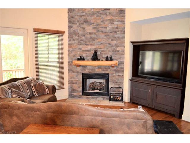10 Meadowridge Court, Tuckasegee, NC 28783