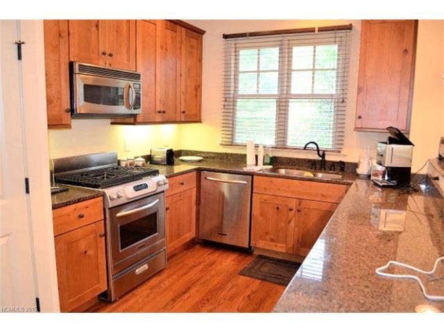 10 Meadowridge Court, Tuckasegee, NC 28783
