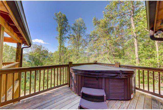 4 Schotts Pass Way, Waynesville, NC 28785