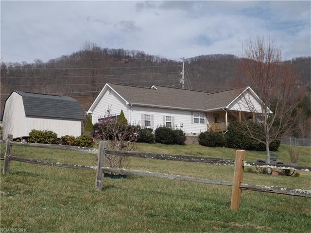 17 Hathaway Lane, Waynesville, NC 28785