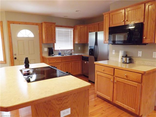 17 Hathaway Lane, Waynesville, NC 28785