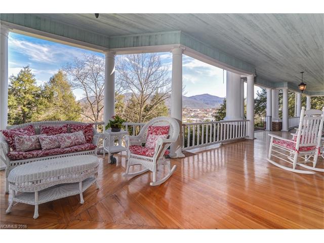 304 Love Lane, Waynesville, NC 28786