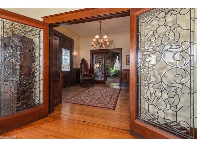 304 Love Lane, Waynesville, NC 28786