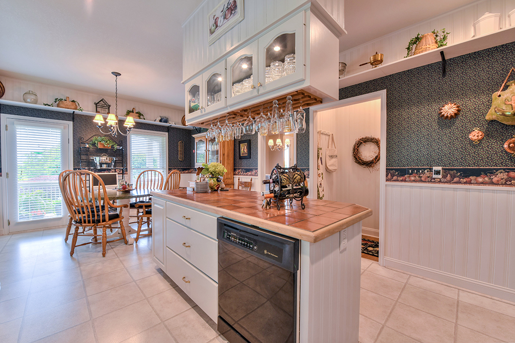 296 Cardinal Lane, Waynesville, NC 28786