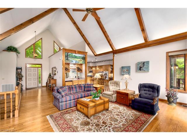 130 Catawba Lane, Waynesville, NC 28786