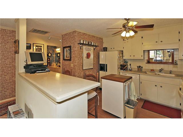 17 Lodge Lane, Waynesville, NC 28786