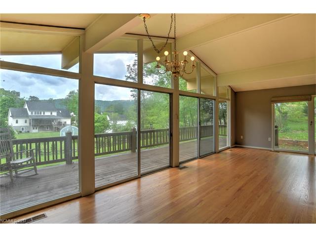 34 Yost Street, Weaverville, NC 28787