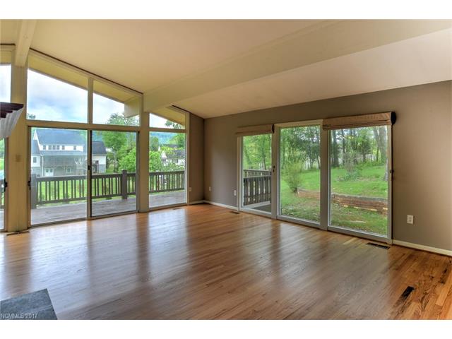 34 Yost Street, Weaverville, NC 28787