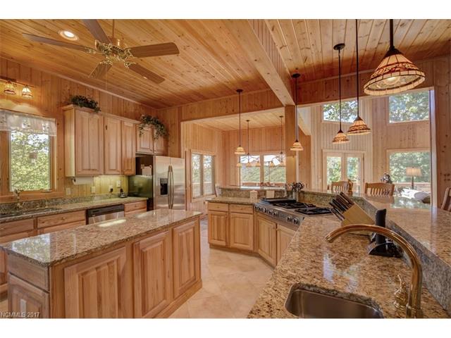 520 Summit Drive, Whittier, NC 28789