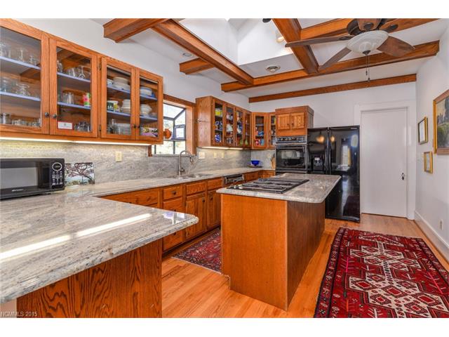 141Mondamin Rd, Tuxedo, NC 28790