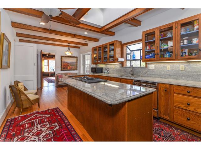 141Mondamin Rd, Tuxedo, NC 28790