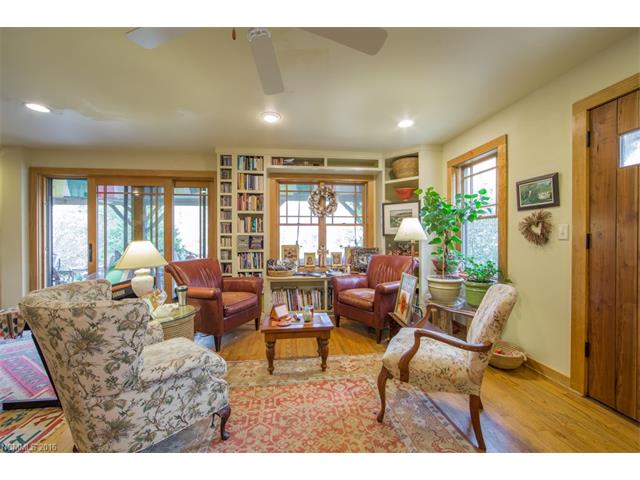 111 Fiddlehead Lane, Zirconia, NC 28790