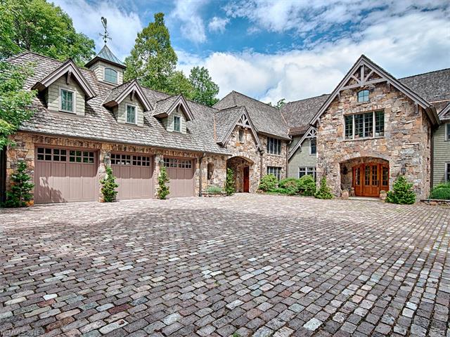 646 Pinnacle Mountain Road, Zirconia, NC 28790