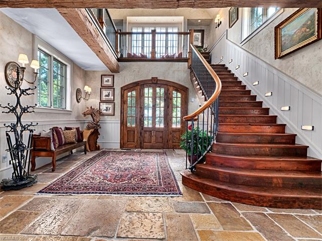 646 Pinnacle Mountain Road, Zirconia, NC 28790