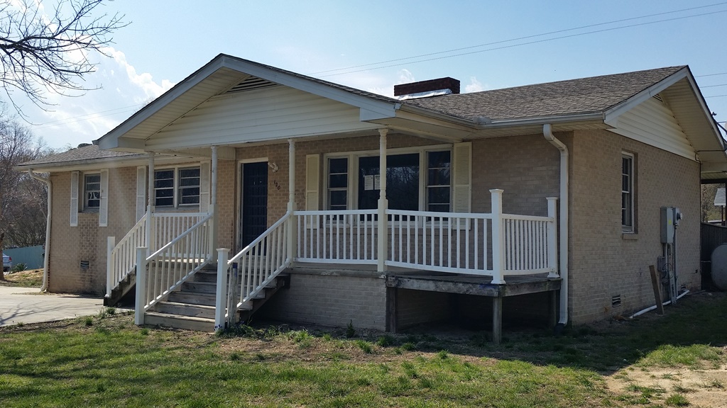 120 Holly Tree CirHendersonville, NC, 28792Henderson County