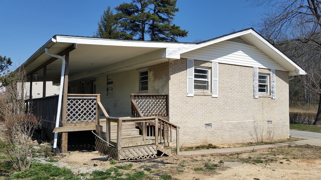 120 Holly Tree CirHendersonville, NC, 28792Henderson County