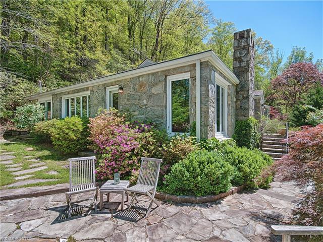 243 Cave Inn Drive, Hendersonville, NC 28792