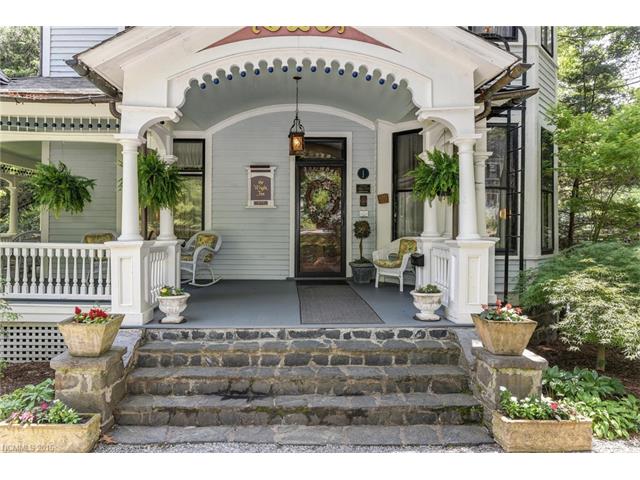 235Pearson Dr, Asheville, NC 28801