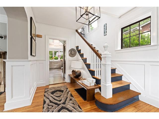 180 Tacoma Circle, Asheville, NC 28801