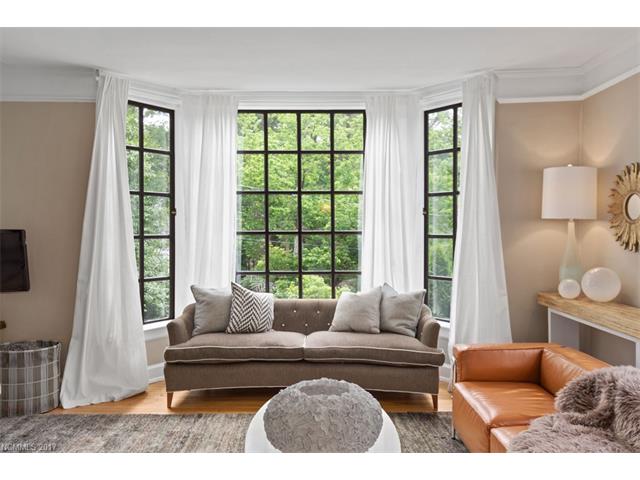 180 Tacoma Circle, Asheville, NC 28801
