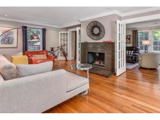 16 Cherokee Road, Asheville, NC 28801
