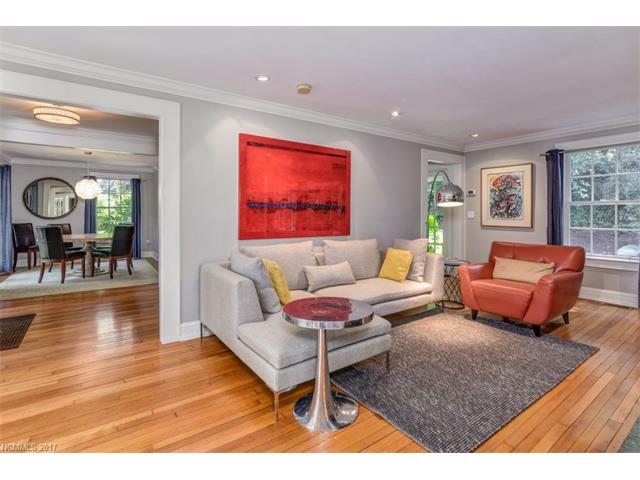 16 Cherokee Road, Asheville, NC 28801