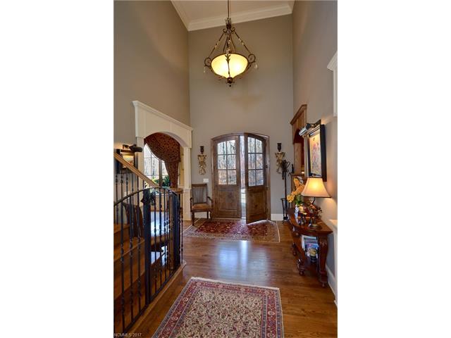 11 Copper Leaf Ln, Asheville, NC 28803