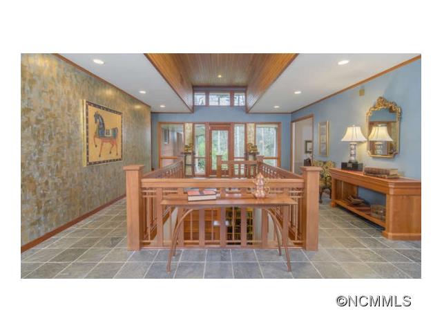 57 Stuyvesant Road, Asheville, NC 28803