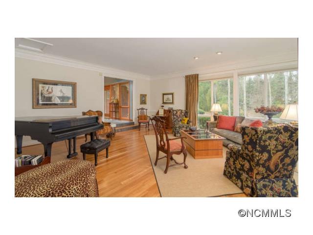 57 Stuyvesant Road, Asheville, NC 28803