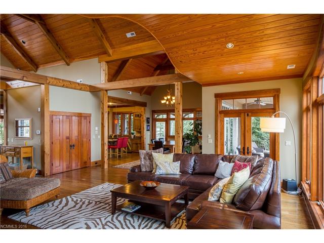 317 S Braeside Court, Asheville, NC 28803