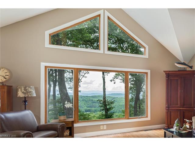 128 Stonecrest Drive, Asheville, NC 28803