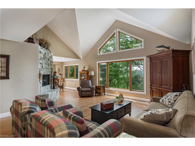 128 Stonecrest Drive, Asheville, NC 28803