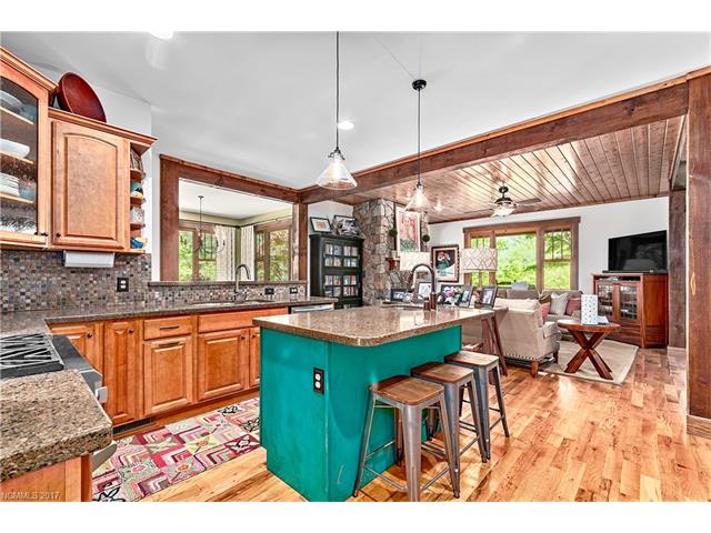 100 Village Pointe Lane, Asheville, NC 28803